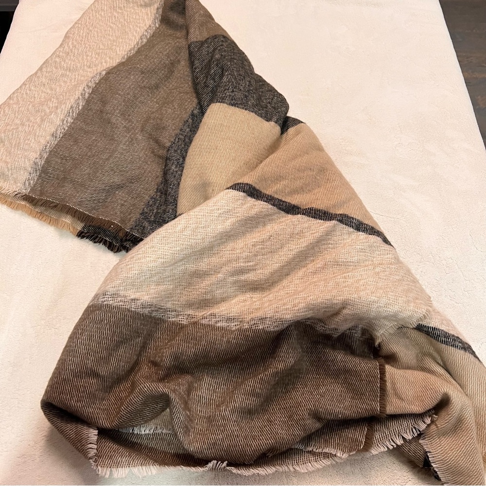 ZARA Oversized Cream/Tan Scarf - OS